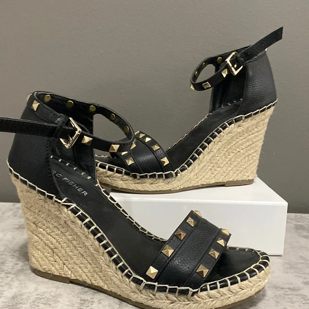 Marc Fisher Black/Gold platform wedge Sandals Size 8